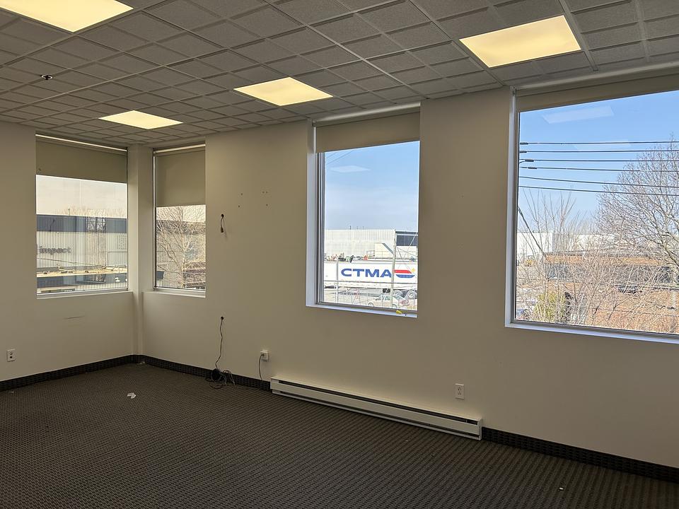 220 - 5796 Rue Ferrier, Mont-Royal, QC