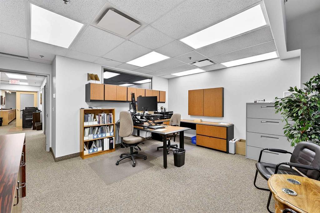 140 - 5700 1 Street Southwest, Calgary, AB