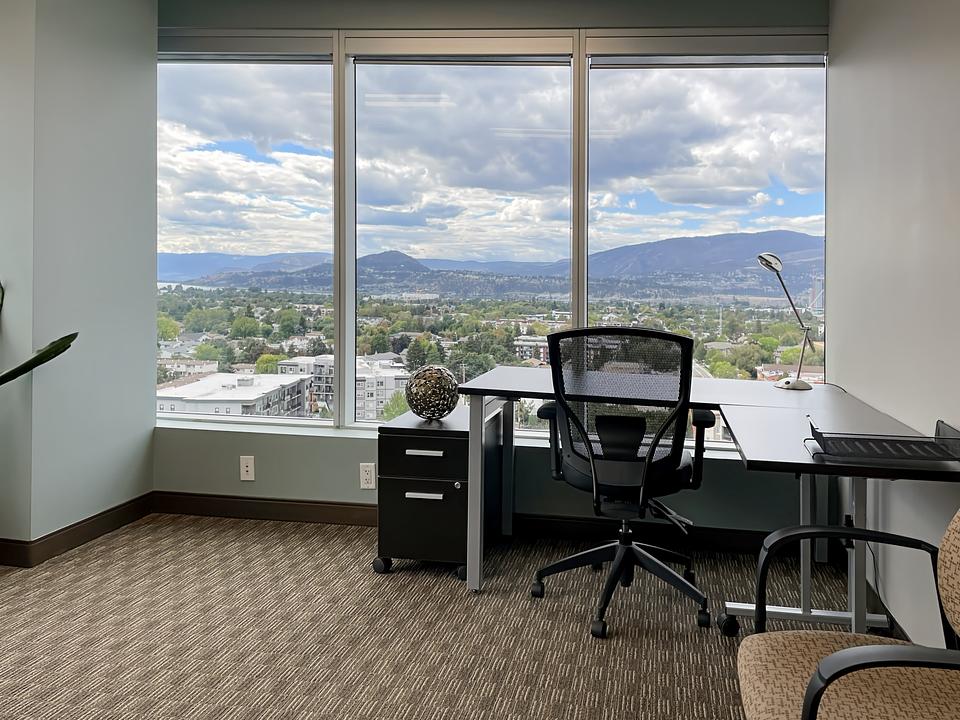 1100 - 1631 Dickson Avenue, Kelowna, BC