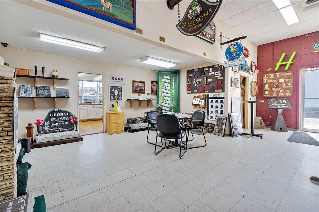 4948 54 Avenue, Red Deer, AB