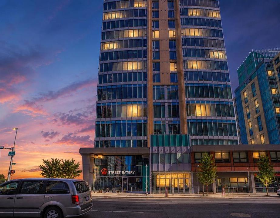 880 4 Avenue Southwest, Calgary, AB