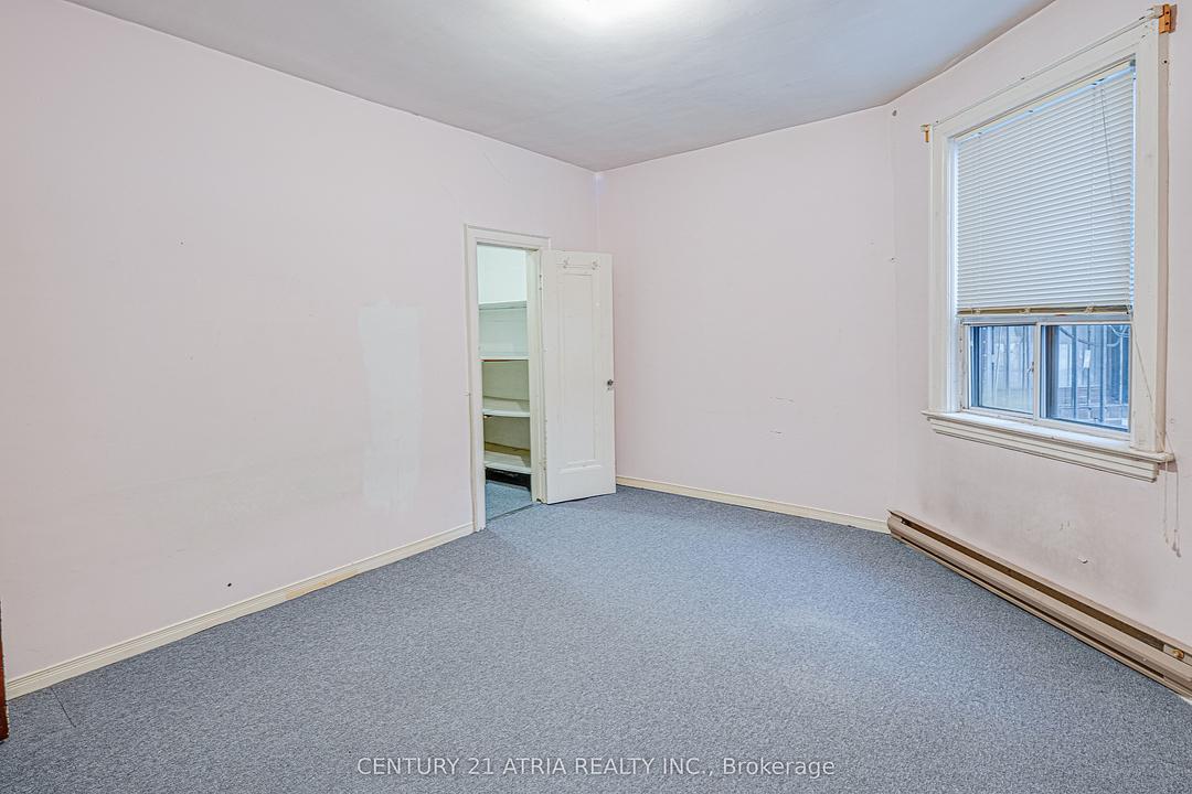 1564 Danforth Avenue, Toronto, ON