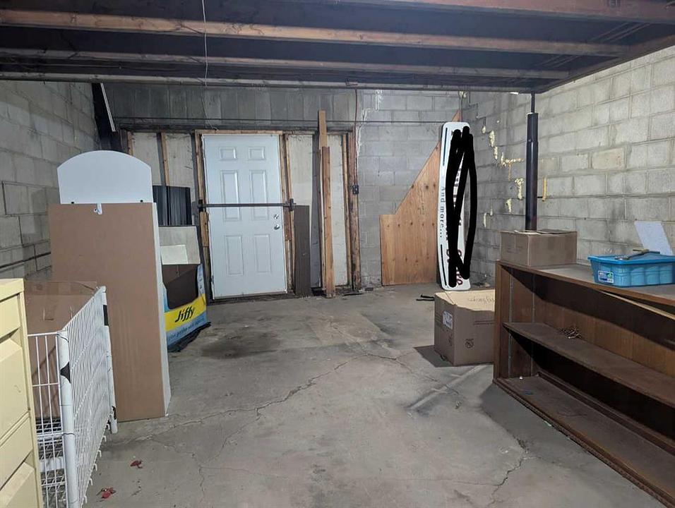 305 Main Street, Trochu, AB