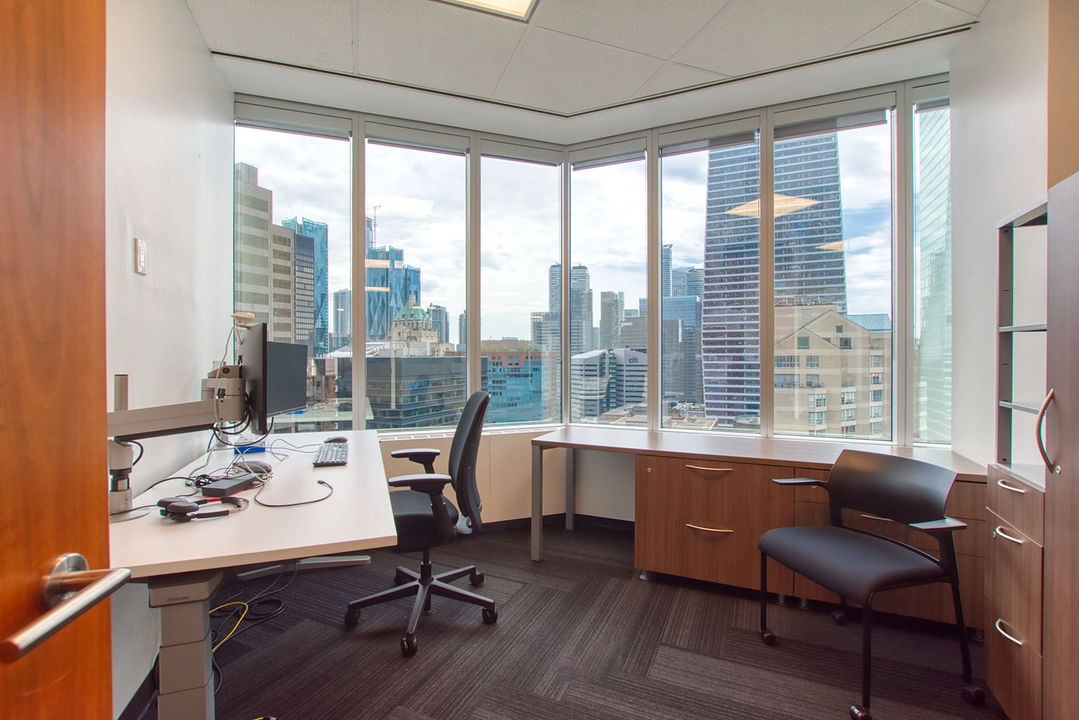 1800 - 200 King Street West, Toronto, ON