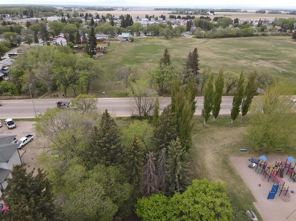 4633 53 Avenue, High Prairie, AB