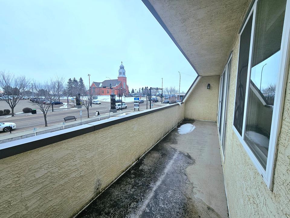5004 50 Street, Beaumont, AB