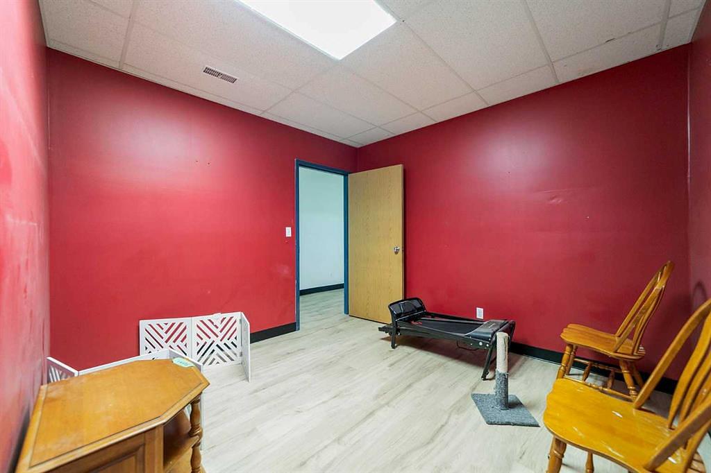 Bay C - 4707 51 Avenue, Camrose, AB