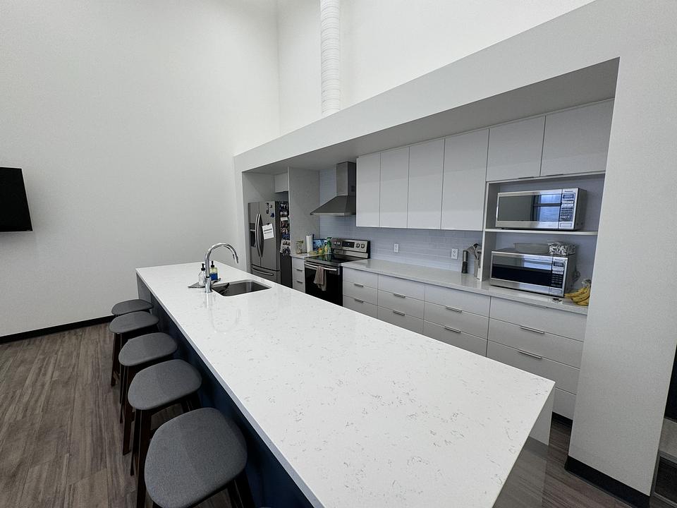 100 - 960 Emerald Drive, Sherwood Park, AB