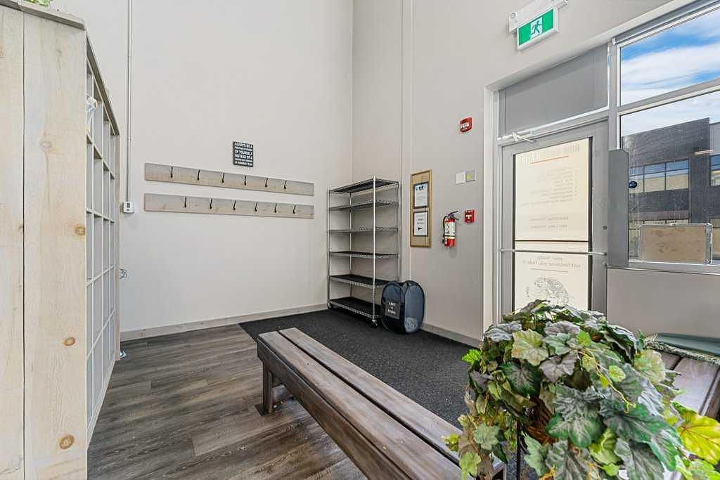 2 - 110 Commercial Drive, Calgary, AB