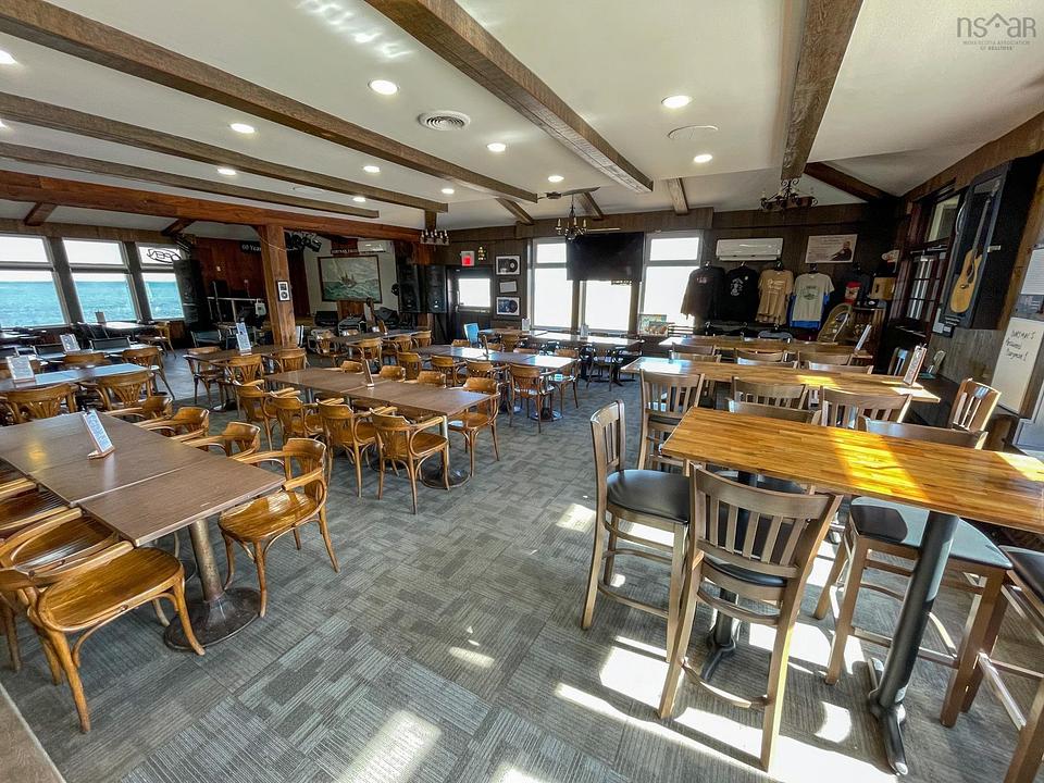 15528 Cabot Trail, Chéticamp, NS