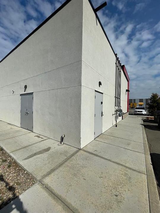 5335 Dufferin Boulevard Southeast, Calgary, AB