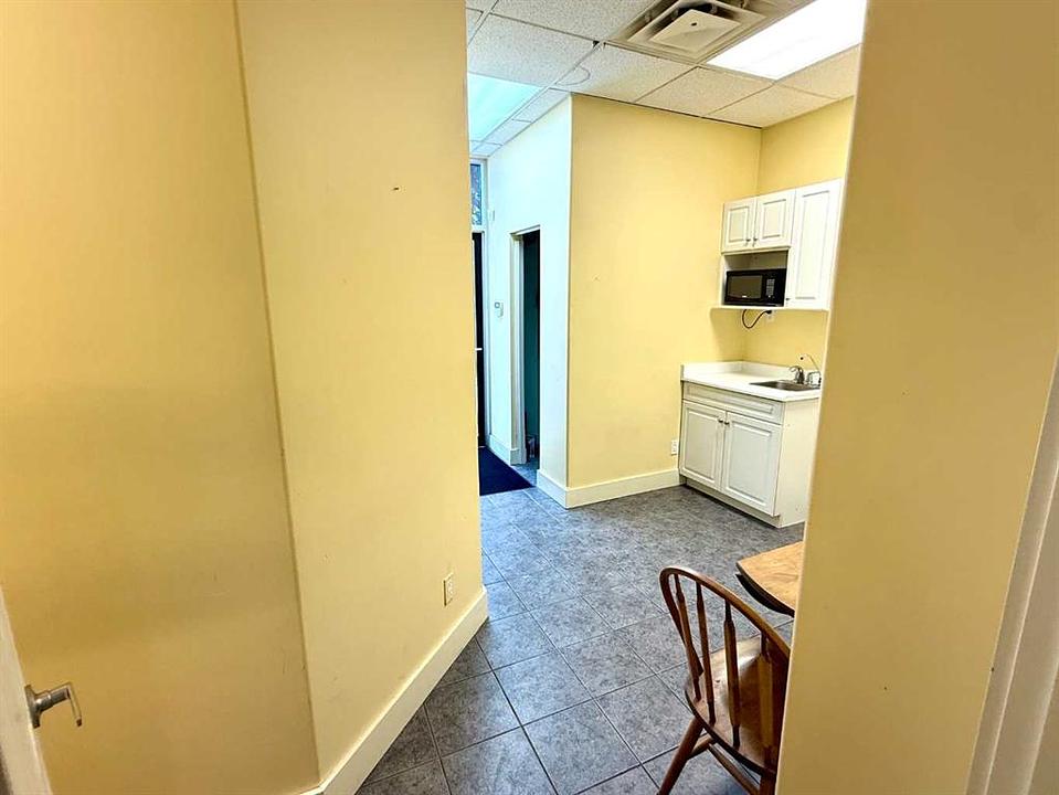 A105 - 5212 48 Street, Red Deer, AB