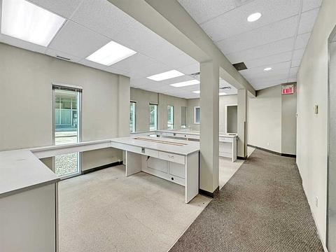 902 9 Avenue Southwest, Calgary, AB