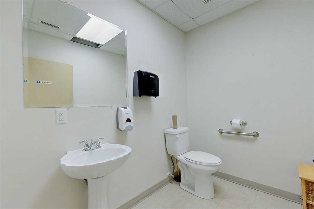 3 - 8 Gateway Boulevard, Alhambra, AB