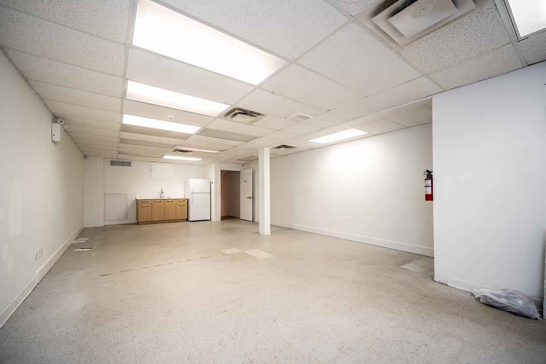 A - 1604 Lonsdale Avenue, North Vancouver, BC