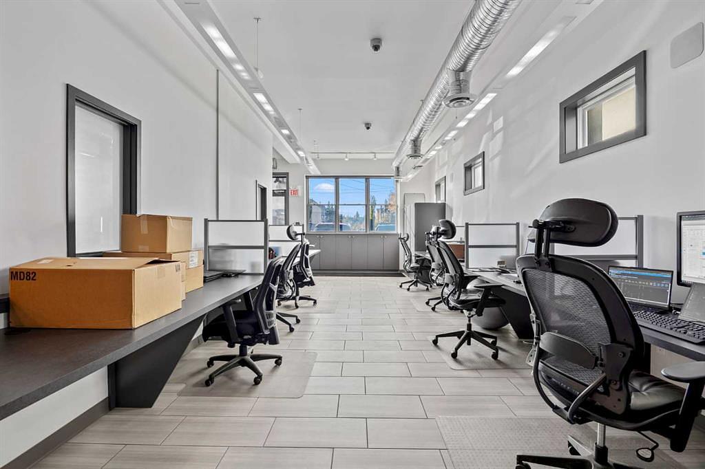 1742 10 Avenue Southwest, Calgary, AB