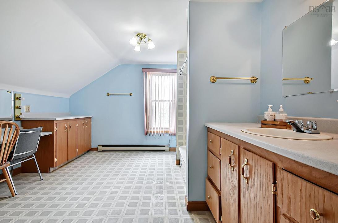 194 King Street, Windsor, NS