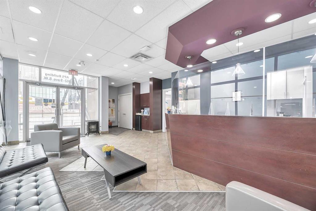 902 9 Avenue Southwest, Calgary, AB
