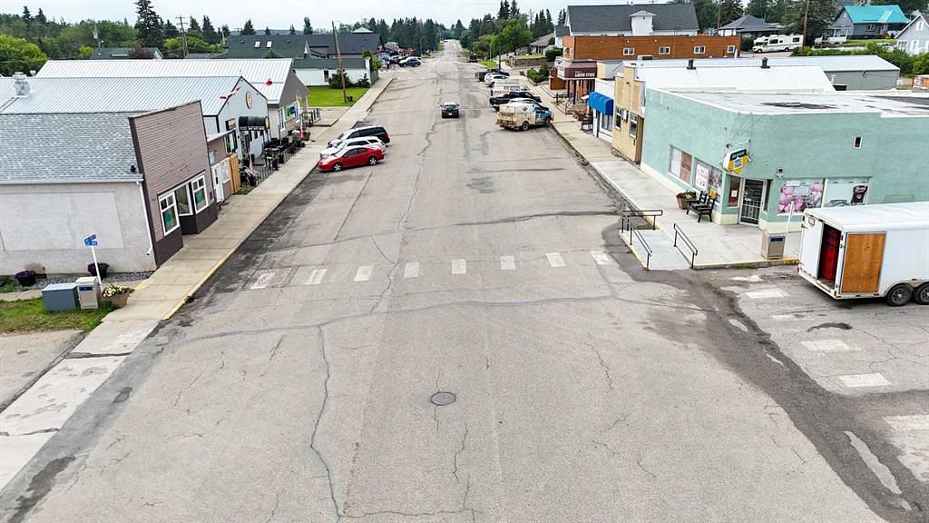 2124 20 Street, Delburne, AB