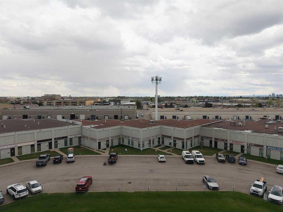 13 - 2219 35 Avenue Northeast, Calgary, AB