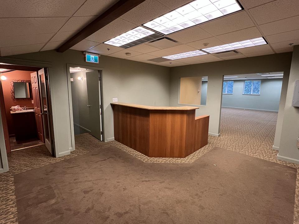 6 - 2075 Henry Avenue West, Sidney, BC