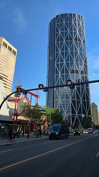 101 - 328 Centre Street South, Calgary, AB