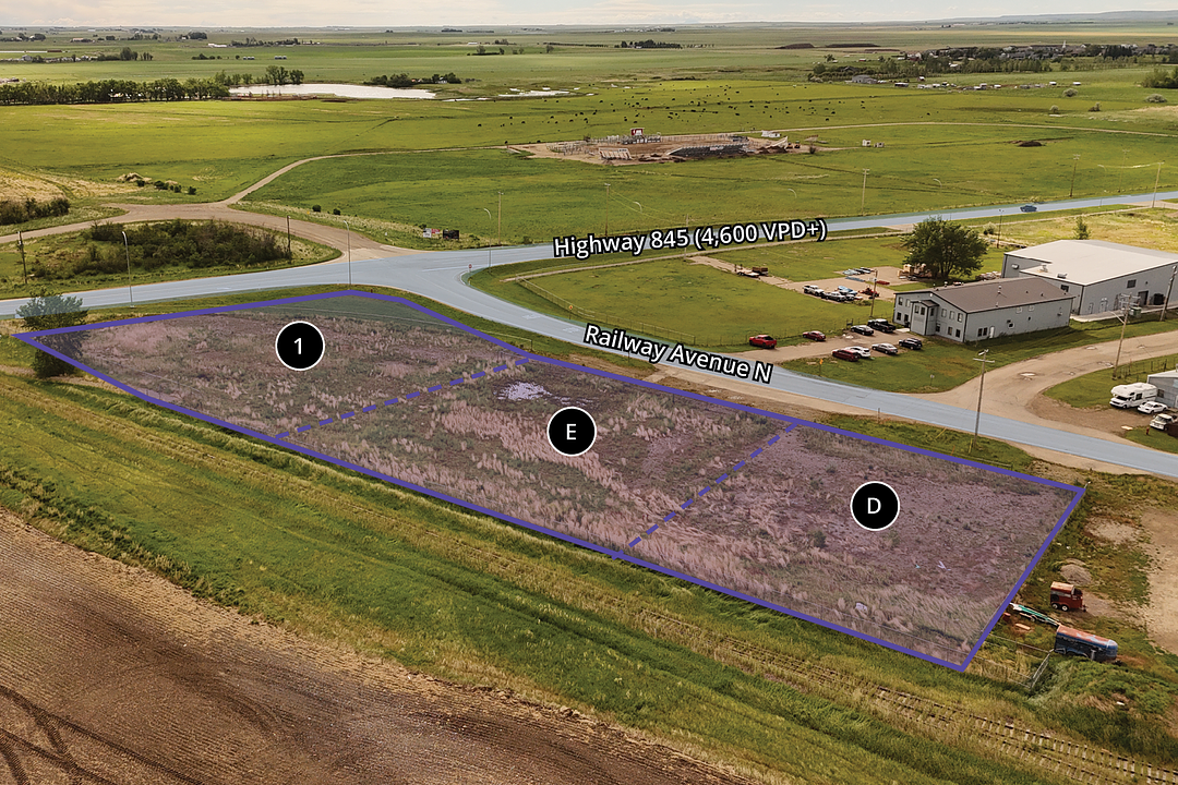 305 East RR Street, Raymond, AB