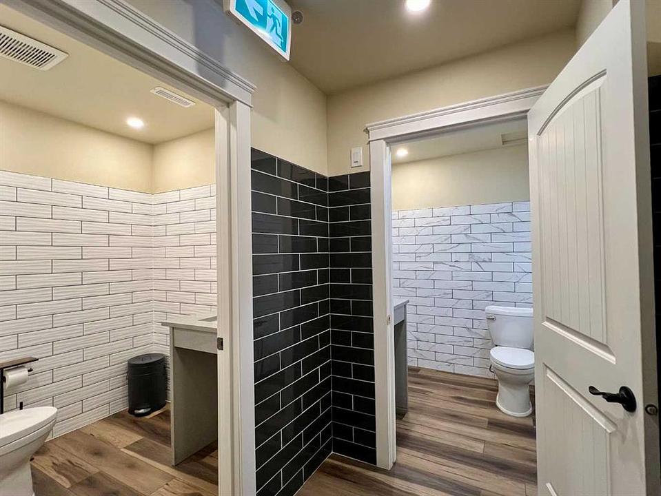 923 6 Avenue Southwest, Calgary, AB