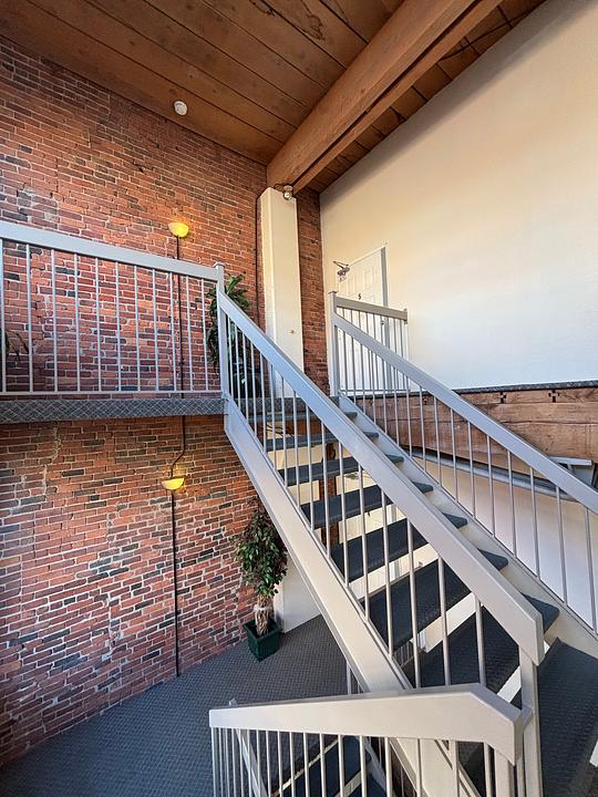 401 - 68 Water St, Vancouver, BC