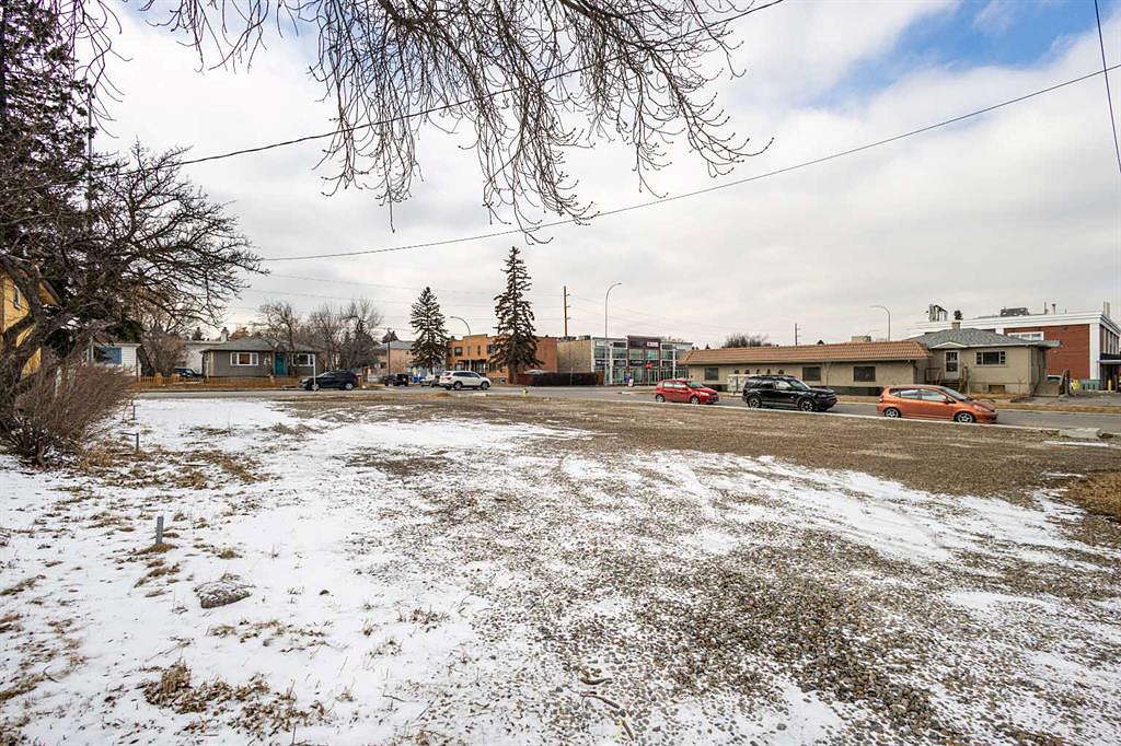 2620 Centre Street North, Calgary, AB