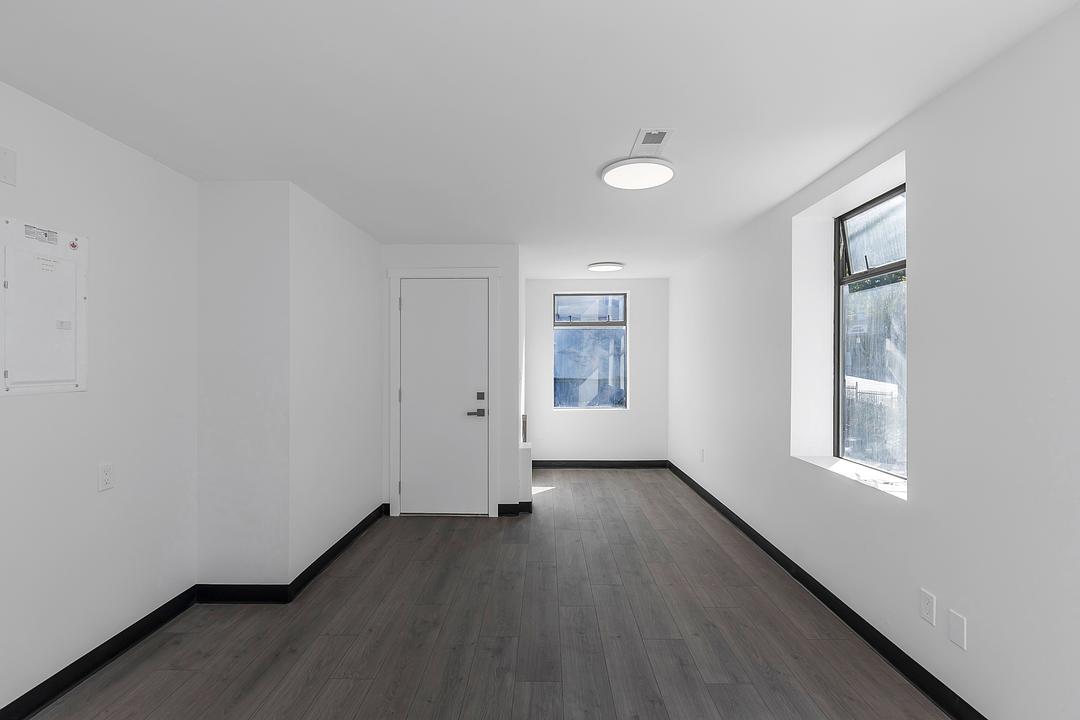 200 - 2568 Montrose Avenue, Abbotsford, BC