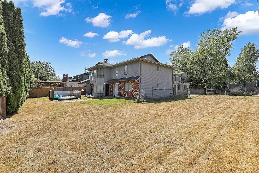 9509 152 Street, Surrey, BC
