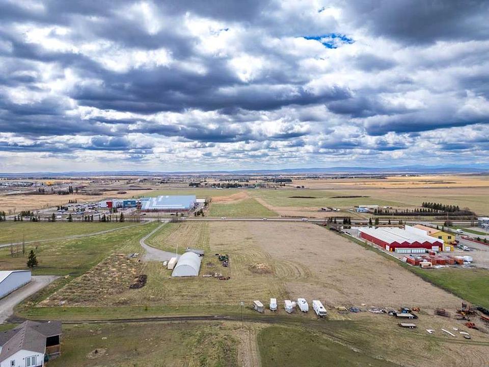 33066 Township Road 250, Calgary, AB