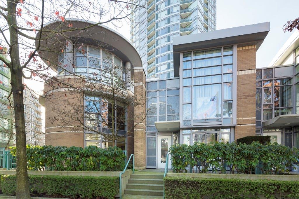1032  - 1032 Pacific Blvd, Vancouver, BC