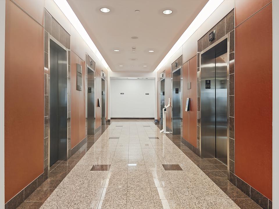 1400 - 90 Burnhamthorpe Road West, Mississauga, ON