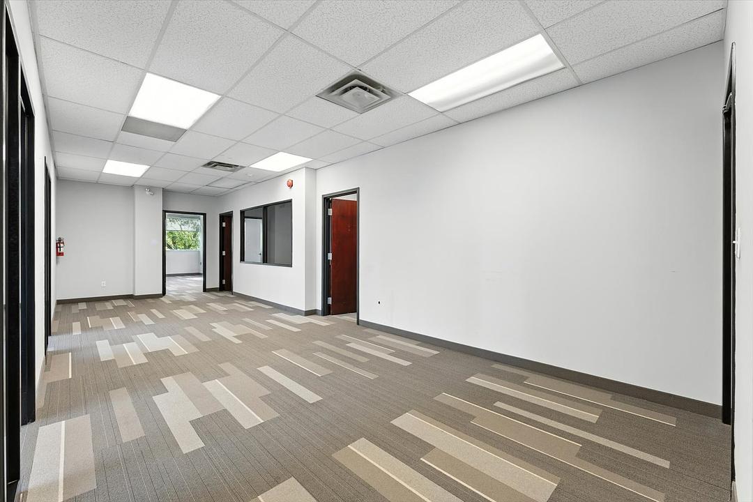 1599 Hurontario St, Mississauga, ON