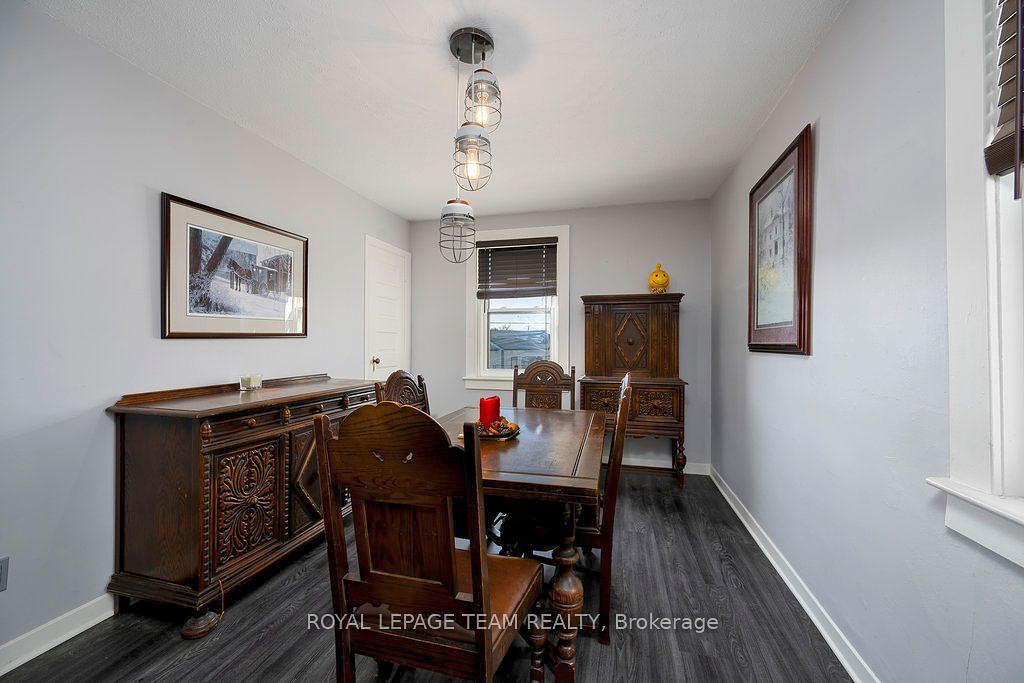 422 Donald B. Munro Drive, Ottawa, ON