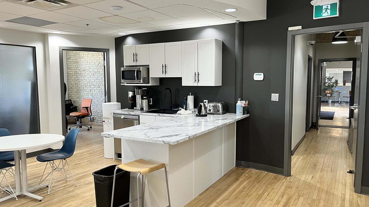 West Unit - 211 Bannatyne Ave, Winnipeg, MB