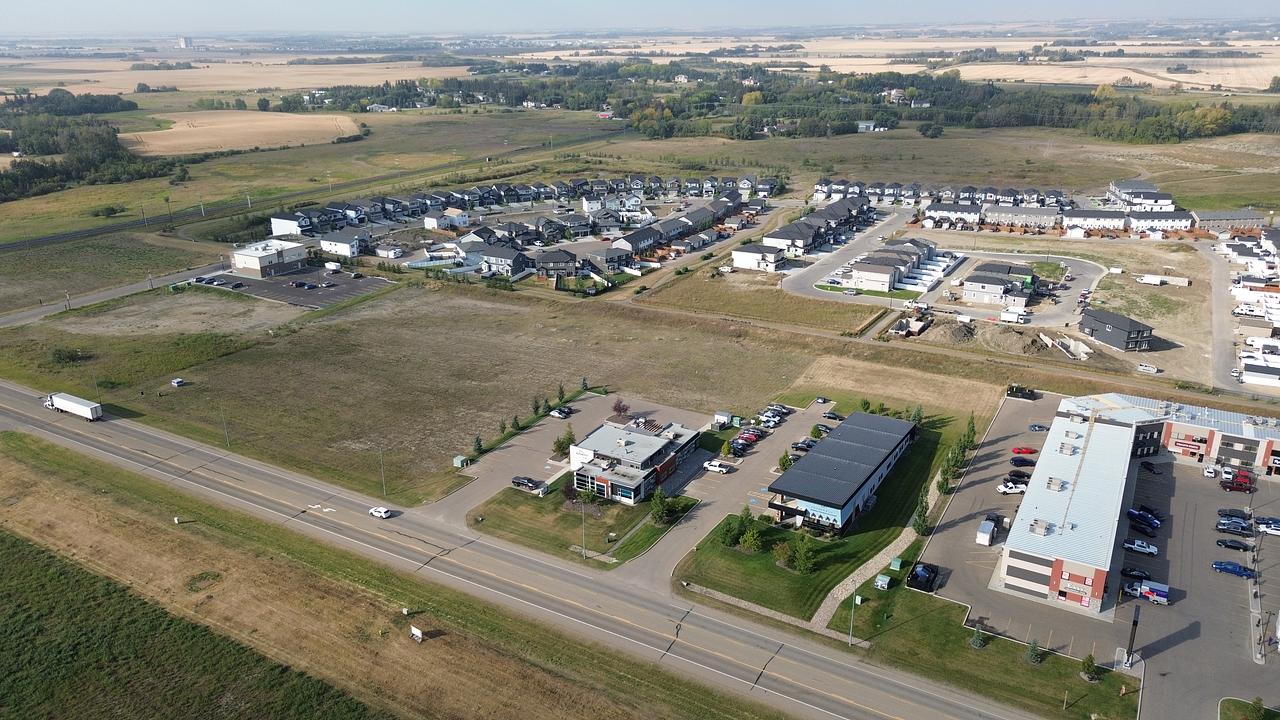 Building - 518 Laura Avenue, Red Deer County, AB