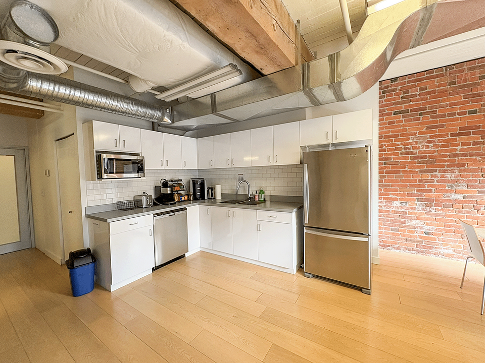 200 - 564 Beatty St, Vancouver, BC