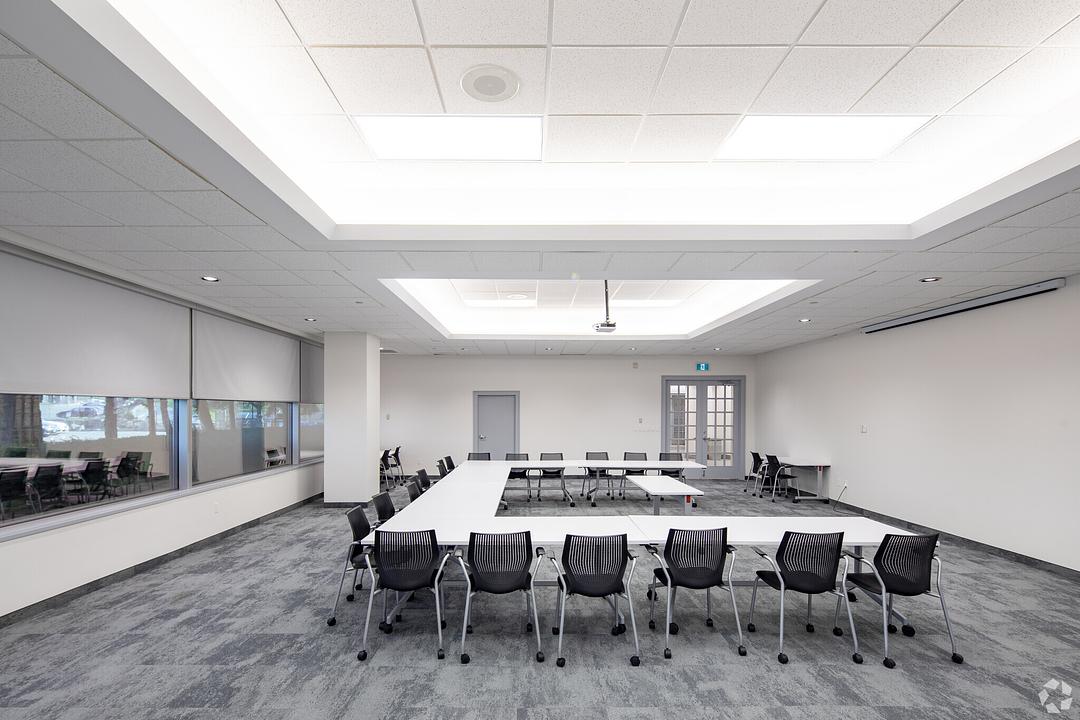 205 - 5500 North Service Road, Burlington, ON
