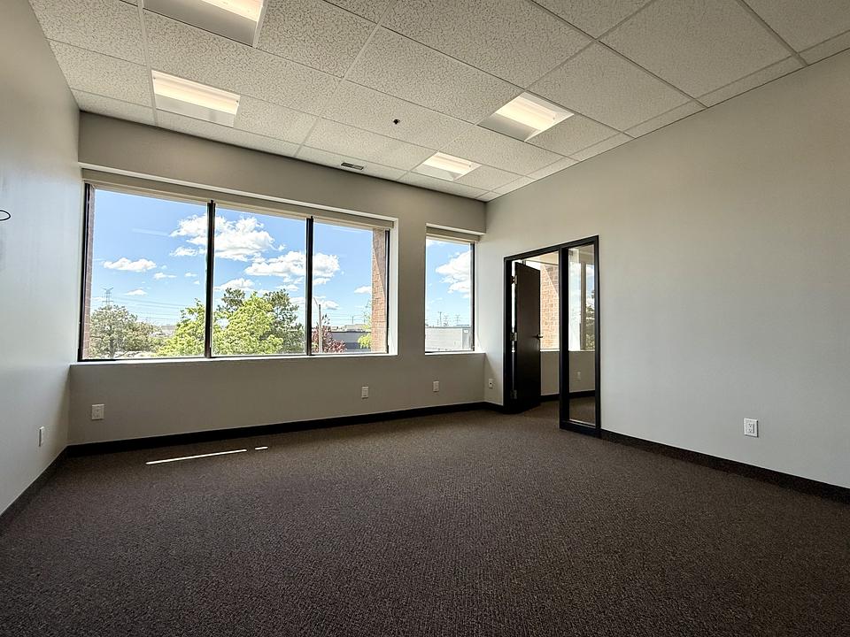 9 - 180 Jardin Drive, Vaughan, ON