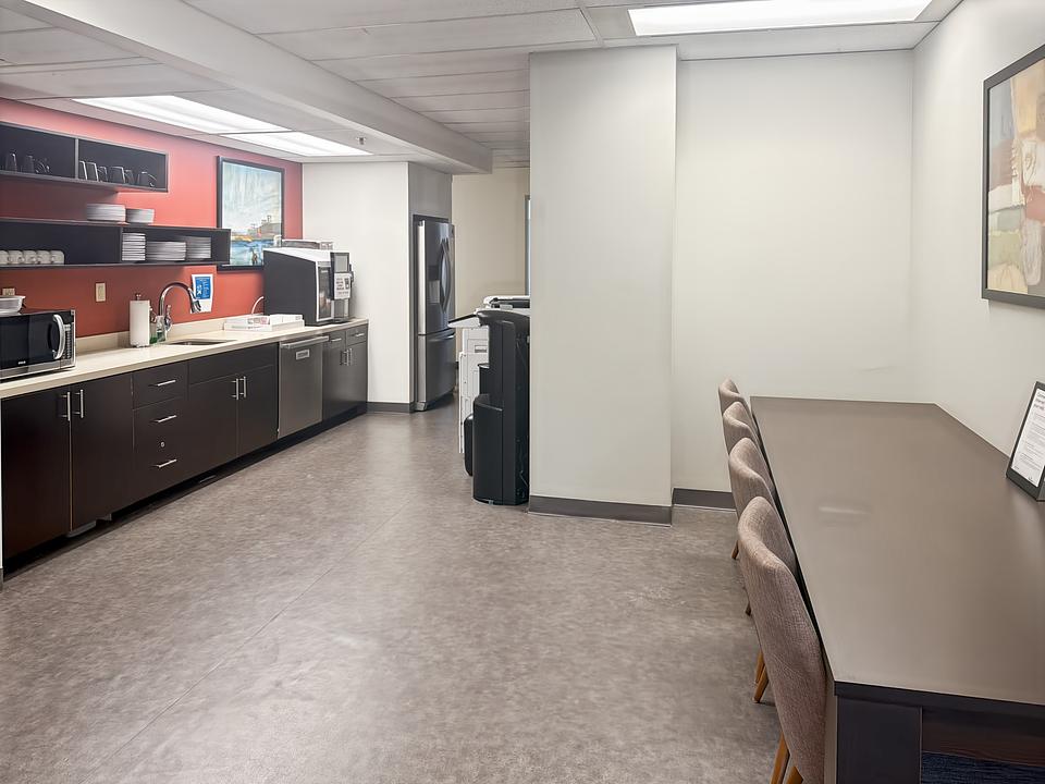 200 & 300 - 300-116 Albert Street, Ottawa, ON