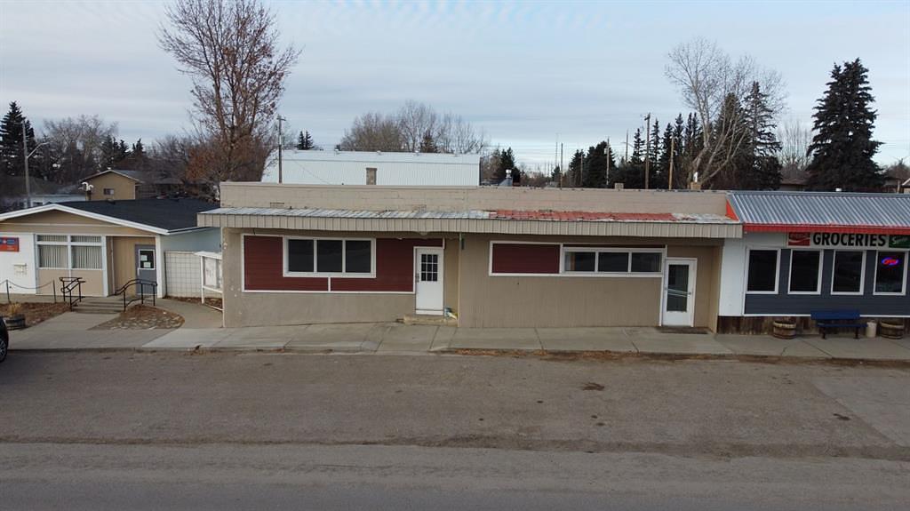 14 Railway Avenue South, Lomond, AB