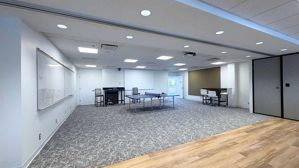 350 - 1200 59 Avenue Southeast, Calgary, AB