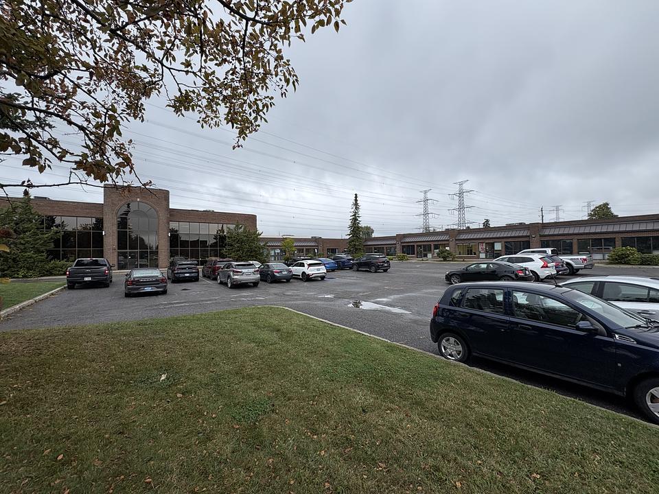 120 - 30 Concourse Gate, Ottawa, ON