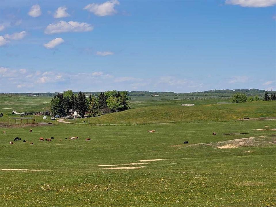 272065 Lochend Road, Rocky View County, AB