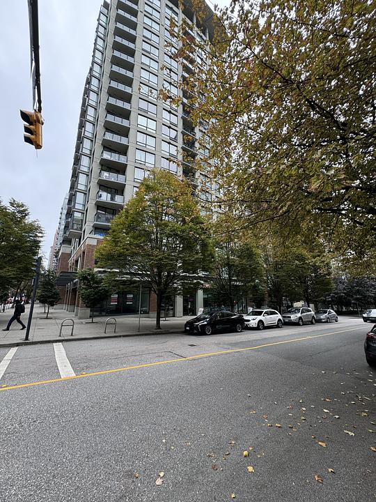 585 Helmcken Street, Vancouver, BC
