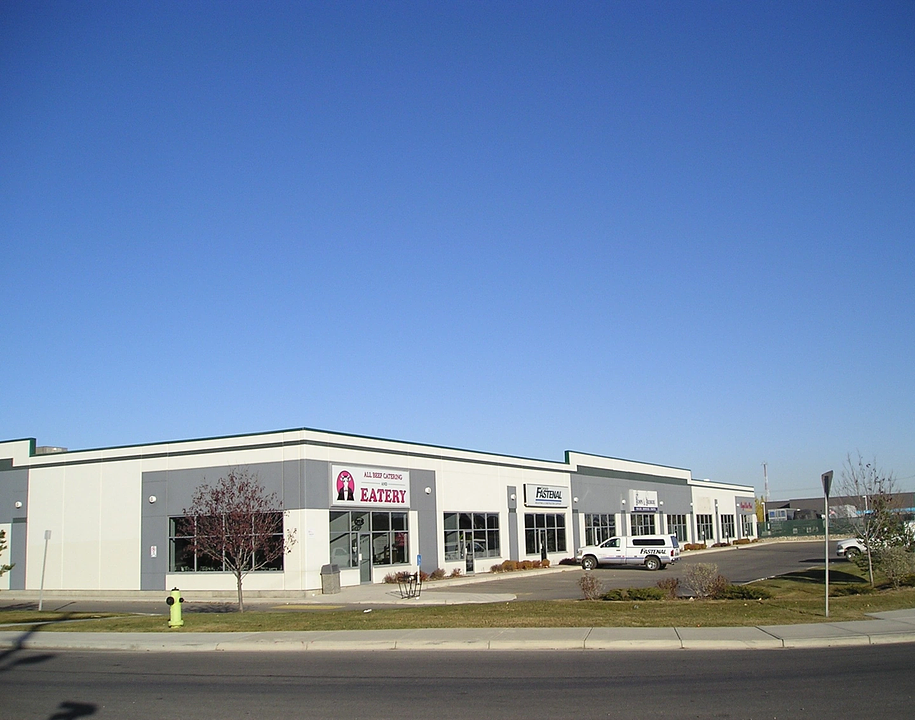 20 & 30 - 5200 64 Avenue Southeast, Calgary, AB