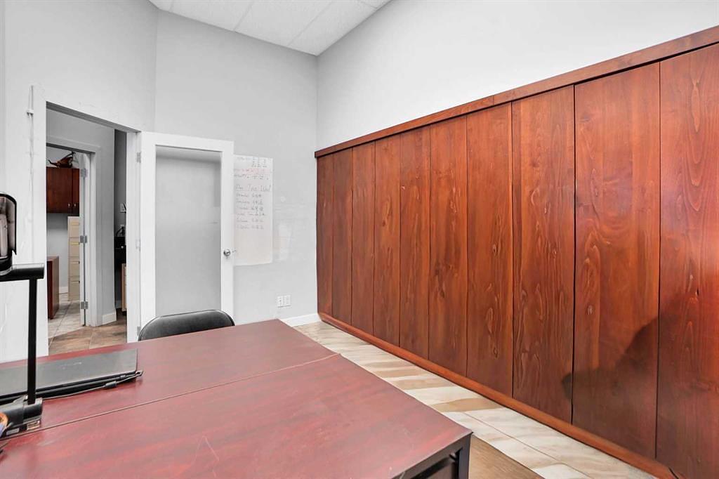 880 4 Avenue Southwest, Calgary, AB